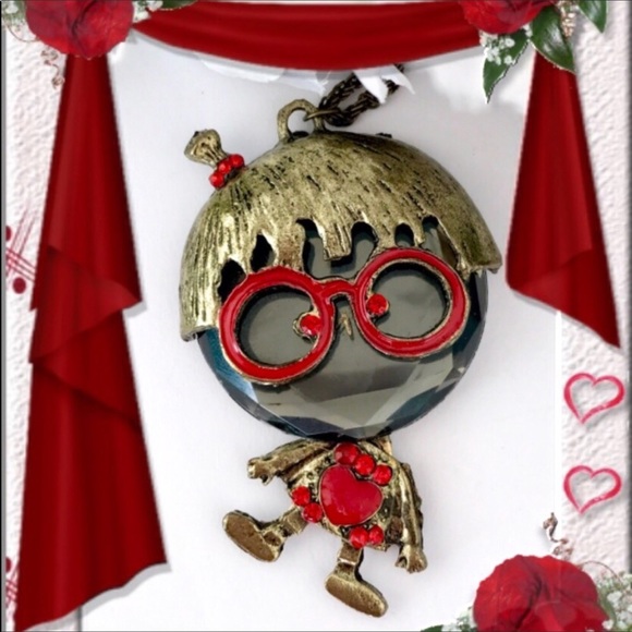 🌺🌴🌺 NWOT:  LITTLE GIRL IN RED PENDANT 🌺🌴🌺 - Picture 3 of 5